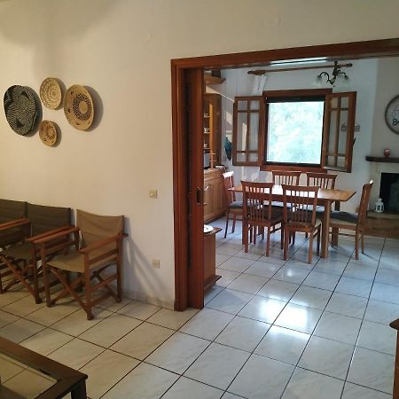 Villa Dimitris Áfra Екстериор снимка