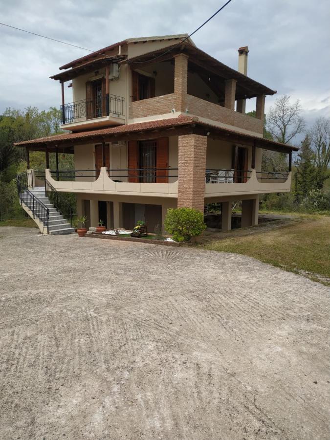 Villa Dimitris Áfra Екстериор снимка