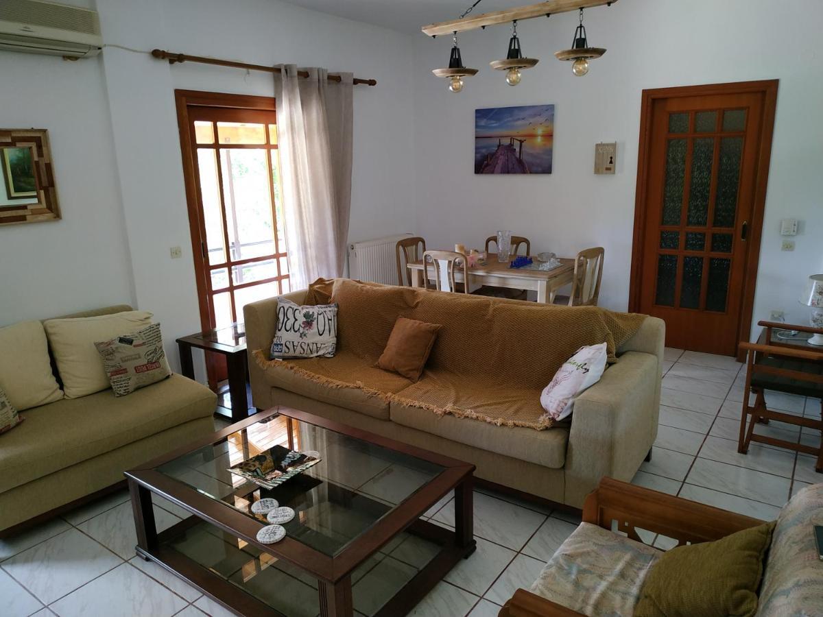 Villa Dimitris Áfra Екстериор снимка